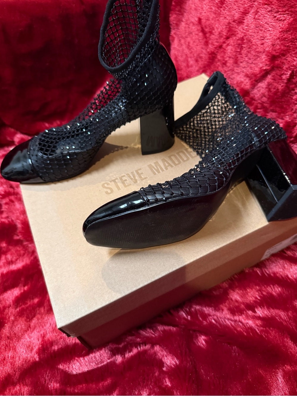 Steve Madden Black Patent & Mesh Block Heel Pumps